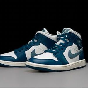 RARE, women’s blue jordan’s